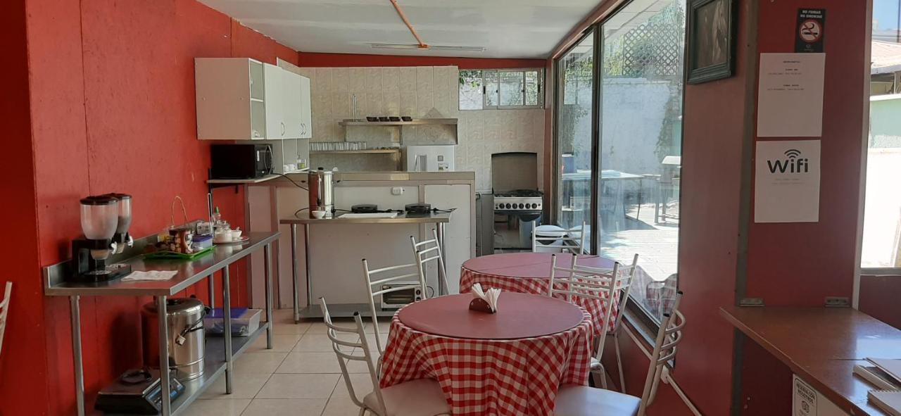 Hostal Estadio Nacional Santiago Ngoại thất bức ảnh
